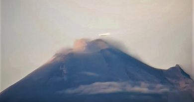 OVNI branco é filmado sobre um vulcão em erupção no México