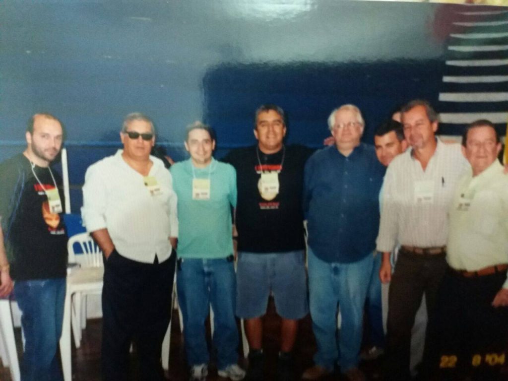 Evento em Varginha em 2003: da esquerda para a direita: João Marcelo, Ubirajara Rodrigues, Wallacy Albino, Arthur Neto, Ademar Gevaerd, Marco Petit e Reginaldo de Ataíde.